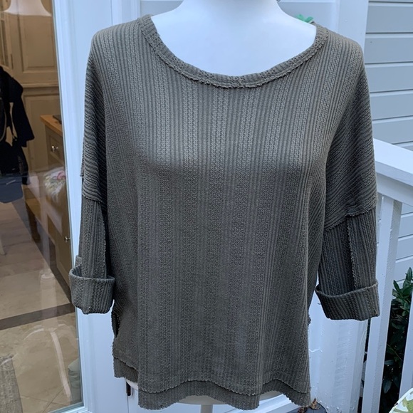 Altar'd State Tops - 𝅺altar’d State olive knit top!!